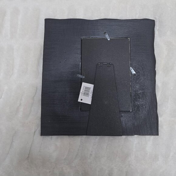 Bigfoot Picture frame.9.5"H x 9.5"W Resin Holds a 4x6 photo with Big Foot - Picture 14 of 14